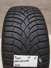 Toyo Tires observe S944 225/50/18 95W
